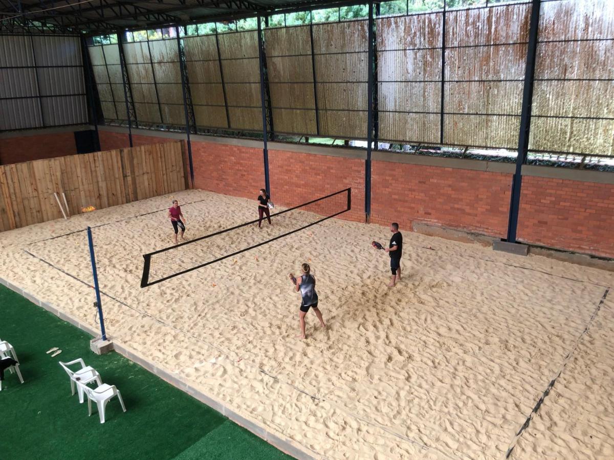 Estalagem Vila Suzana - Quadra De Beach Tennis Indoor 卡内拉 外观 照片