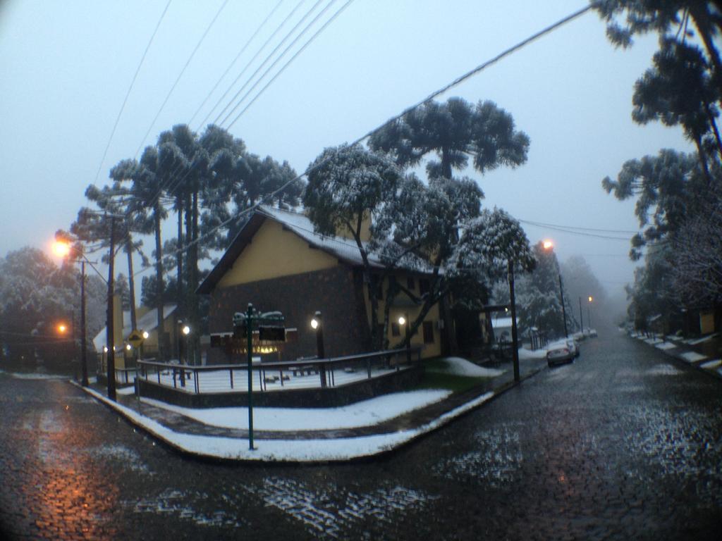 Estalagem Vila Suzana - Quadra De Beach Tennis Indoor 卡内拉 外观 照片